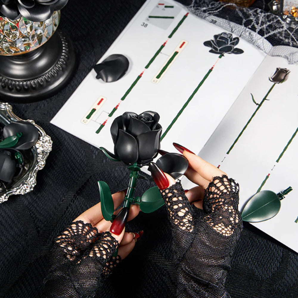Black Rose Building Bouquet Set